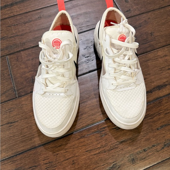 Nike Court Vision Alta (platform) in the whit/Black/Crimson colorway size 10.5W - Picture 4 of 7